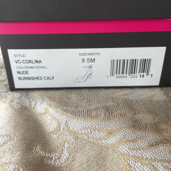 Vince Camuto- size 8.5 - Picture 8 of 11